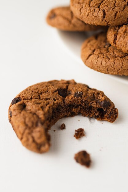 Mordió un trozo de galleta