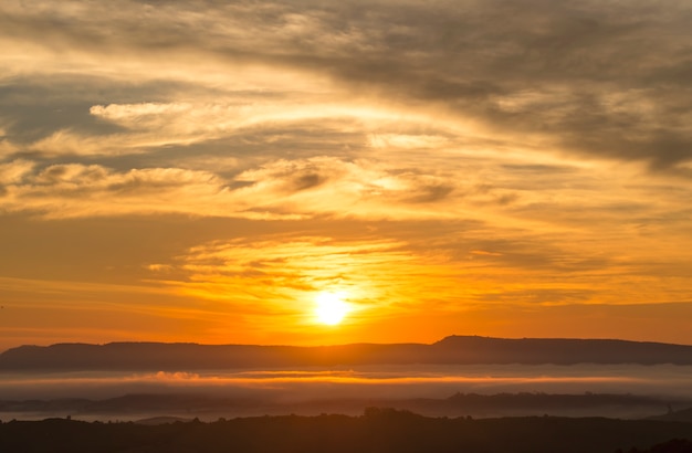 Morgennebel auf dem Berg