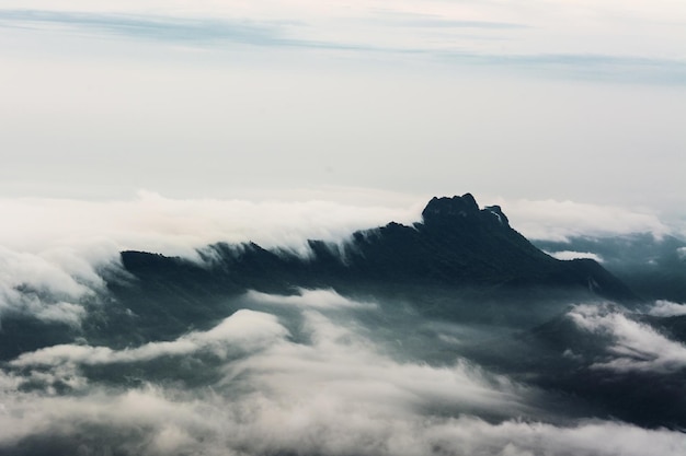 Morgennebel mit Bergmeer von Mis