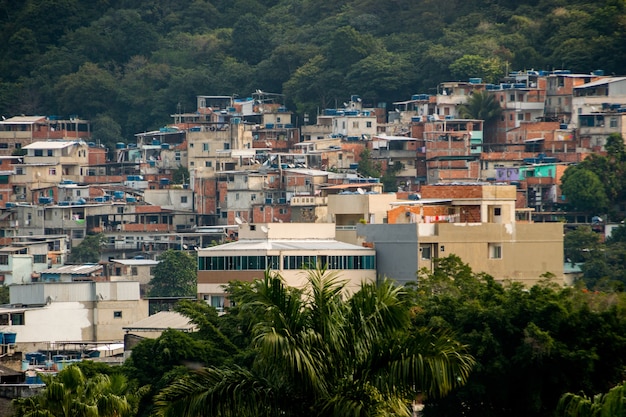 Morro da Tijuquinha no lado oeste do Rio de Janeiro, Brasil.