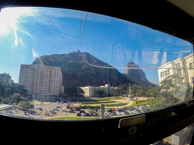 Morro da Urca gesehen durch das Bondinho-Fenster, Brasilien