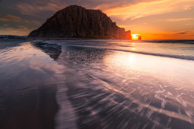 Morro Rock in Morro Bay Strand, Kalifornien