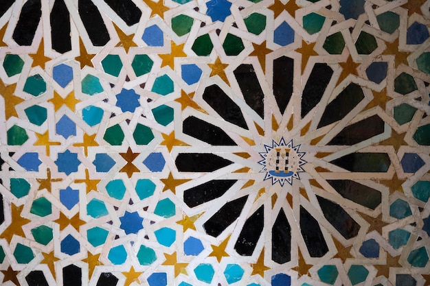 Mosaico en el palacio de la Alhambra en Granada, España