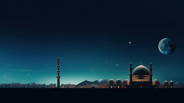 Moscheenkuppel am dunkelblauen Dämmerungshimmel und Halbmond im Hintergrund, Symbol der islamischen Religion Ramadan und freier Platz für Text Arabisch Eid alAdha Eid Alfitr Mubarak Islamisches Neujahr Muharram