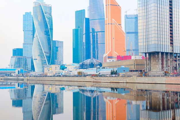 Foto moscú rusia marzo 2020 rascacielos de la ciudad de moscú