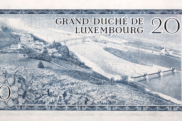 Mosel-Fluss mit Damm von luxemburgischen Francs