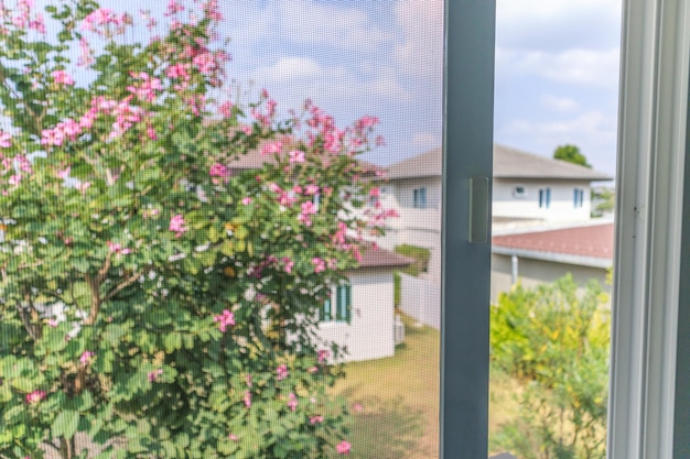Moskitonetz Drahtschirm auf Hausfensterschutz gegen Insekten