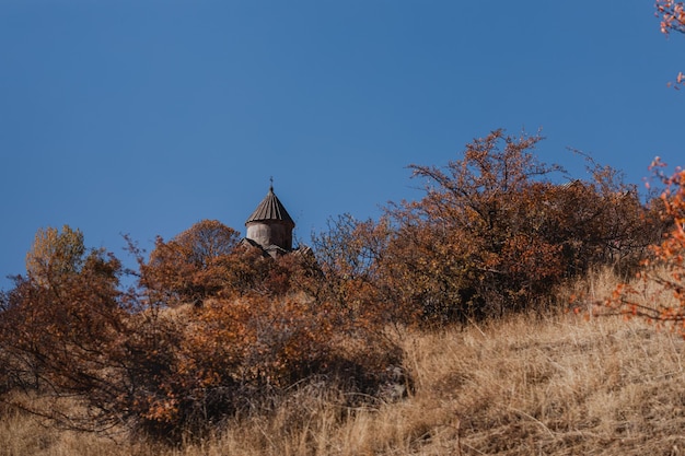 Mosteiro abandonado na Armênia, na cidade de Yerevan Zorats Kar