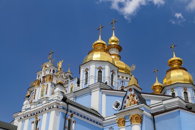 Mosteiro de cúpula dourada de St Michaels em Kiev, Ucrânia