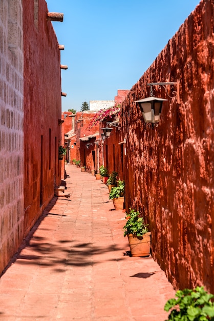 Foto mosteiro de santa catalina de siena em arequipa, peru