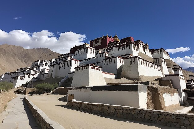 Foto mosteiro de thiksey thiksey gompa leh ladakh jammu e caxemira índia