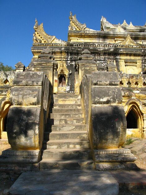 Mosteiro Maha Aung Mye Bon Zan Ava fechar Mandalay Myanmar