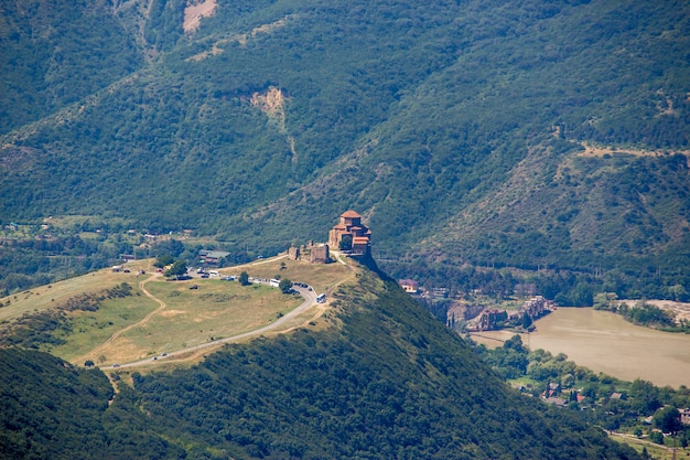 Mosteiro ortodoxo da Geórgia perto de Mtskheta, leste da Geórgia