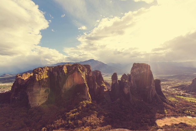 Mosteiros de Meteora na Grécia. Filtro do Instagram.