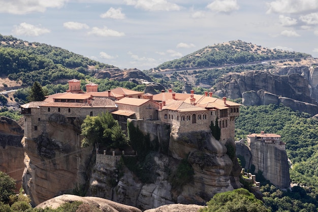 Mosteiros de Meteora St Varlaam e Rousanou na Tessália, Kalampaka, Grécia