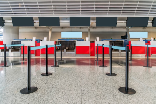 Foto mostrador de facturación del equipaje en el aeropuerto