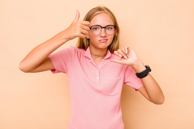 Mostrando os polegares para cima e para baixo difícil escolher o conceito