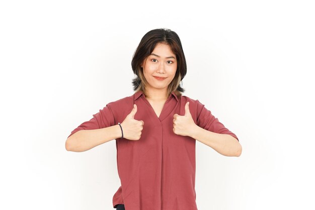Mostrando Thumbs Up Signo de hermosa mujer asiática aislado sobre fondo blanco.