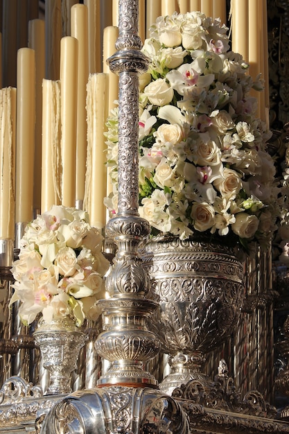 Motivo floral del trono en Málaga