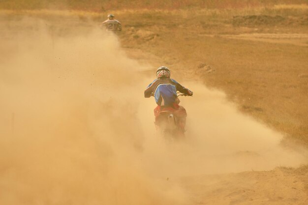 Motocross Moto Corrida Velocidade E Poder No Esporte Homem Extremo,  Conceito De Ação Esportiva Foto Royalty Free, Gravuras, Imagens e Banco de  fotografias. Image 154096214