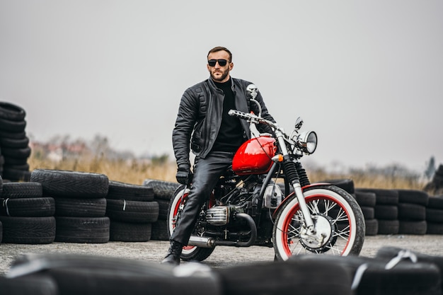  Pantalones de motociclista de motociclistas de cuero negro y  rojo sexy para hombre, negro rojo : Ropa, Zapatos y Joyería