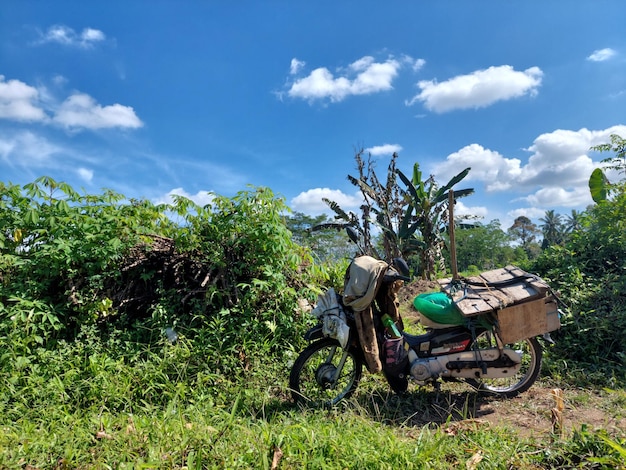 Motorrad in der heißen Natur