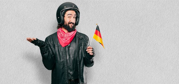 Motorradfahrer mit Deutschland-Flagge