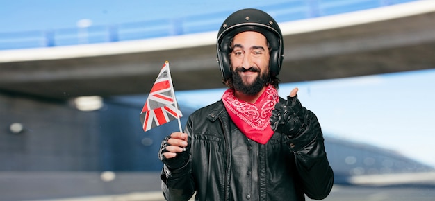 Motorradfahrer mit England Flagge