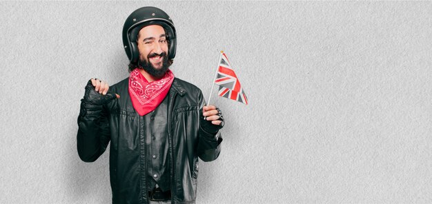 Motorradfahrer mit England Flagge