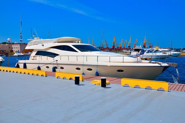 Motoryacht