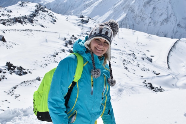 Mount Elbrus mit Skipisten Kaukasus schneebedeckte Berge Alpines Skifahren an der frischen Luft