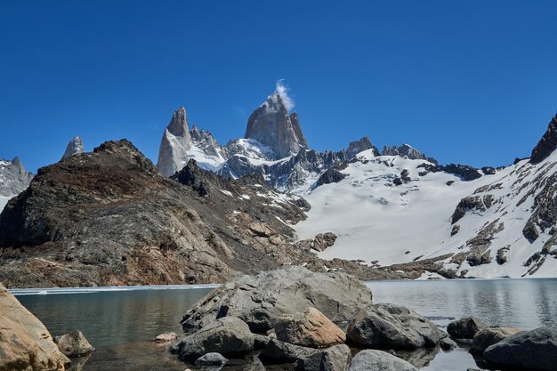 Mount fitzroy im südlichen argentinischen Patagonien ein beliebtes Reiseziel für Wandern und Trekking