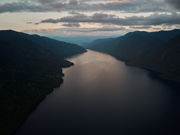 Mountain lake, russia, oeste, sibéria, montanhas, katun, cume