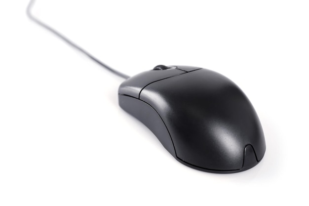 Mouse de computador isolado no branco