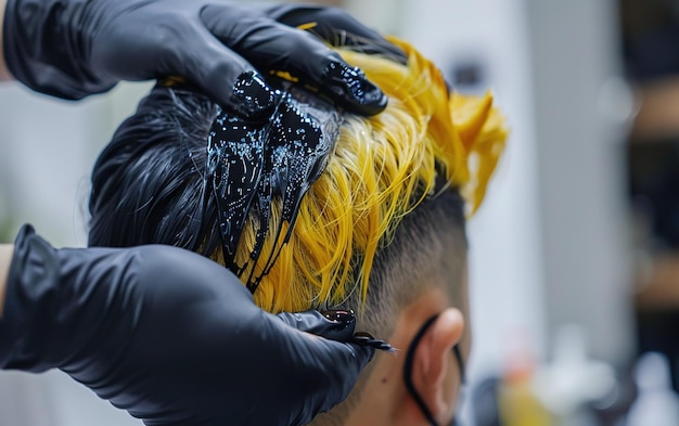 Movimiento dinámico del cabello durante un corte de cabello elegante que refleja el arte y la habilidad de un peluquero profesional