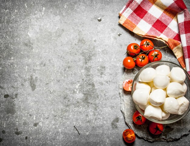 Mozzarella con tomates.