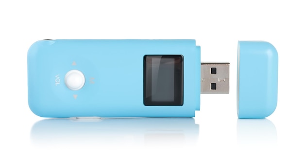 MP3 player azul isolado no fundo branco