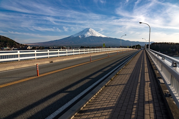 Foto mt. fuji bei kawaguchiko fujiyoshida, japan. der fujisan ist der höchste berg japans