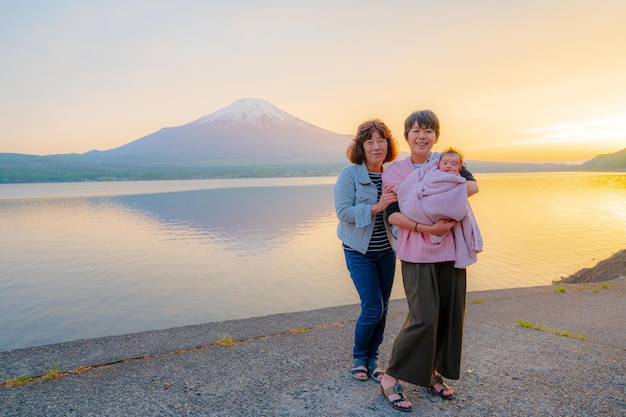 Mt Fuji Lake Yamanaka und die drei Generationen