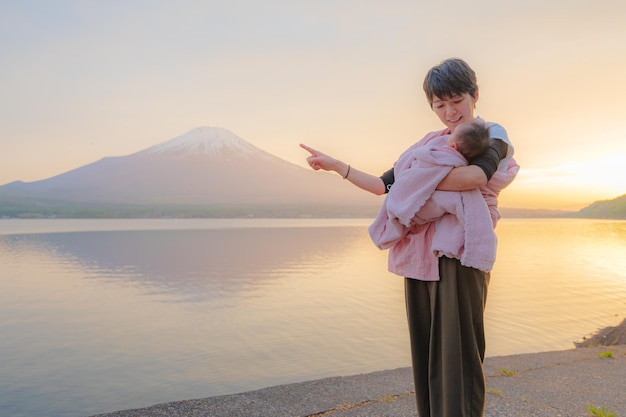 Mt Fuji Lake Yamanaka und Eltern und Kinder