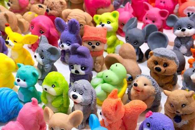 Muchas figuras de animales de jabón para bebés