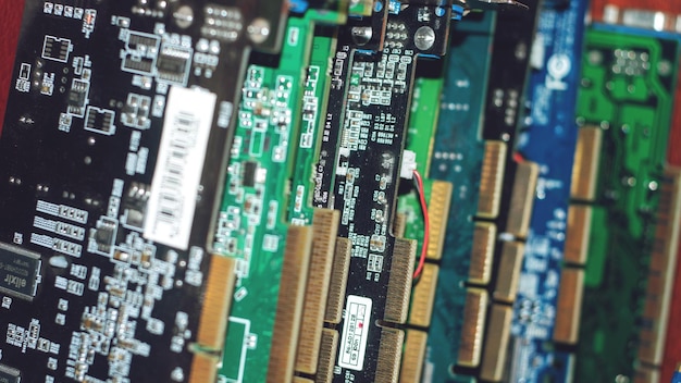 Muchas placas base de computadoras PC circuito CPU chip placa base núcleo procesador dispositivos electrónicos