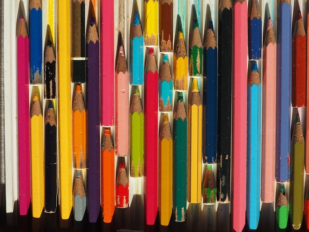 Muchos lápices de colores