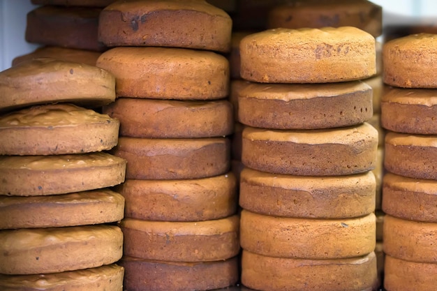 Muchos pasteles de galletas para hacer pasteles.