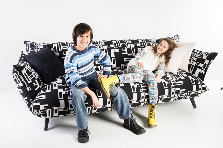 Foto muebles modernos en sala blanca