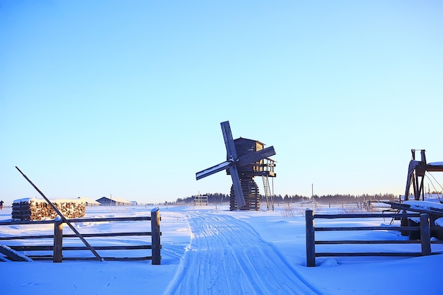 Mühlenwinterlandschaft, Kimzha, Windmühlenholzarchitektur