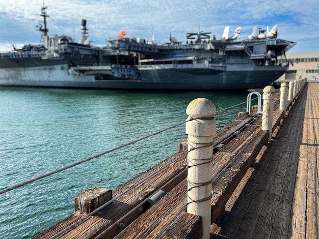 Foto muelle sobre el mar