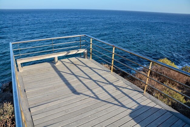 Muelle sobre el Océano Atlántico en Tenerife Islas Canarias España