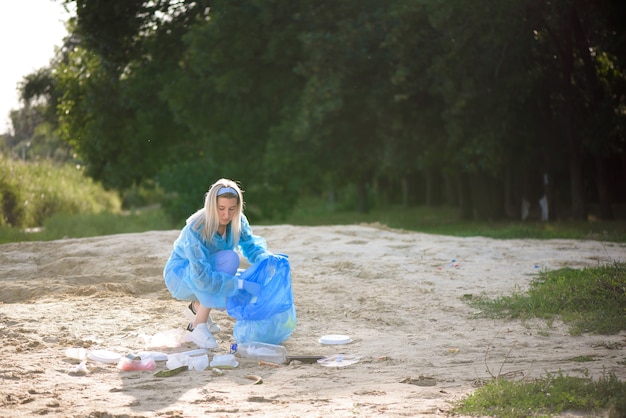 Müllwächter oder Müll am Strand.