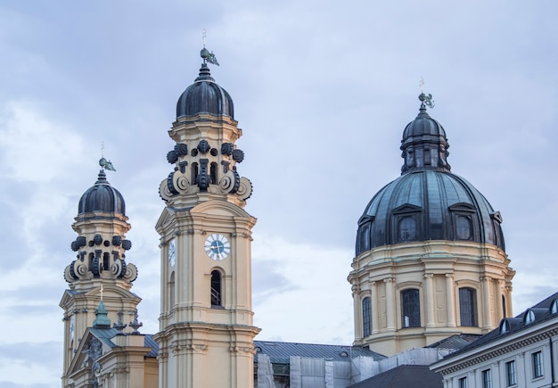 München, Deutschland - Barocke Theatine-Kirche von St. Cajetan oder Theatinerkirche, Bayern